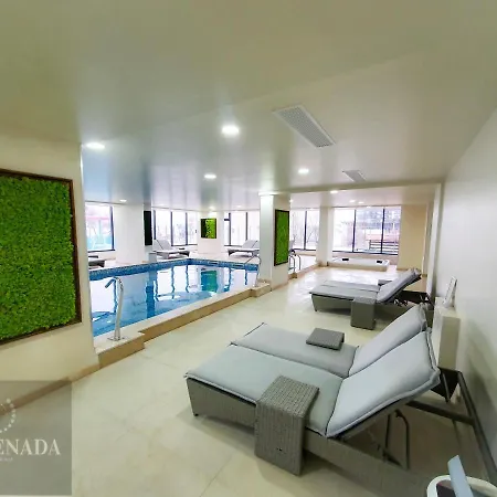 Hera Pool & Mamaia Nord *