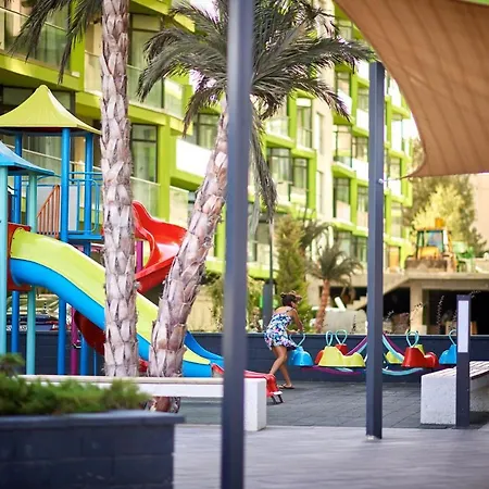 Apartment Hera Pool & Mamaia Nord 3*