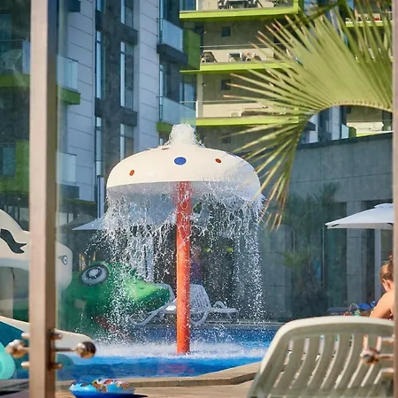 Hera Pool & Mamaia Nord Apartamento 3*