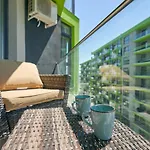 Hera Pool & Mamaia Nord Apartment 3*