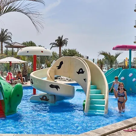 Hera Pool & Mamaia Nord 3* Năvodari