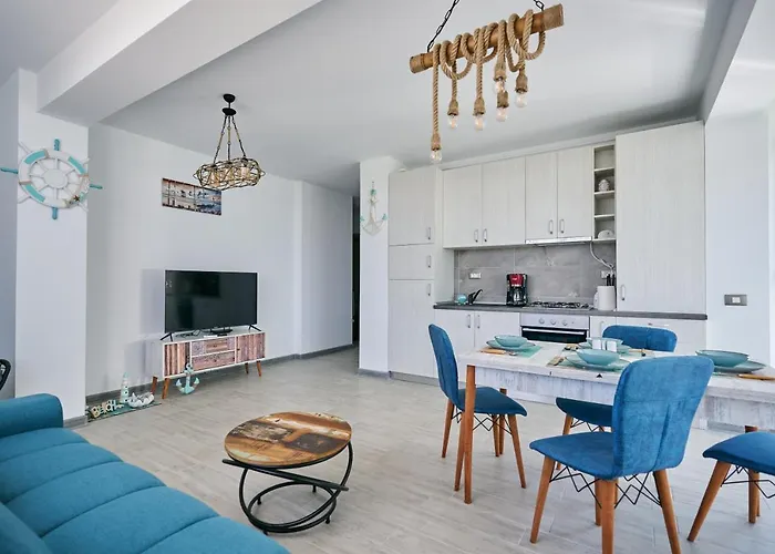 Hera Pool & Mamaia Nord