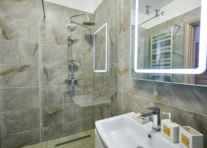 Hera Pool & Mamaia Nord