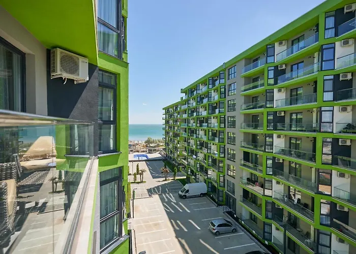 Hera Pool & Mamaia Nord