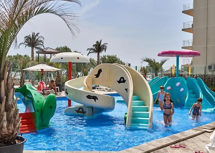 Hera Pool & Mamaia Nord 3* Năvodari