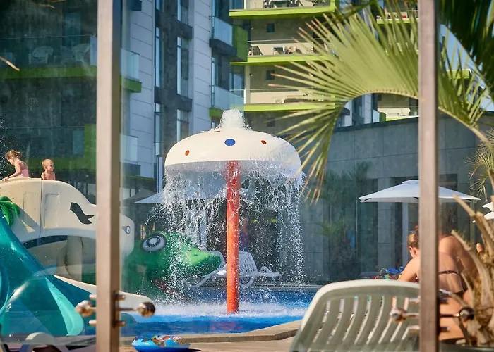 Hera Pool & Mamaia Nord Apartmán 3*